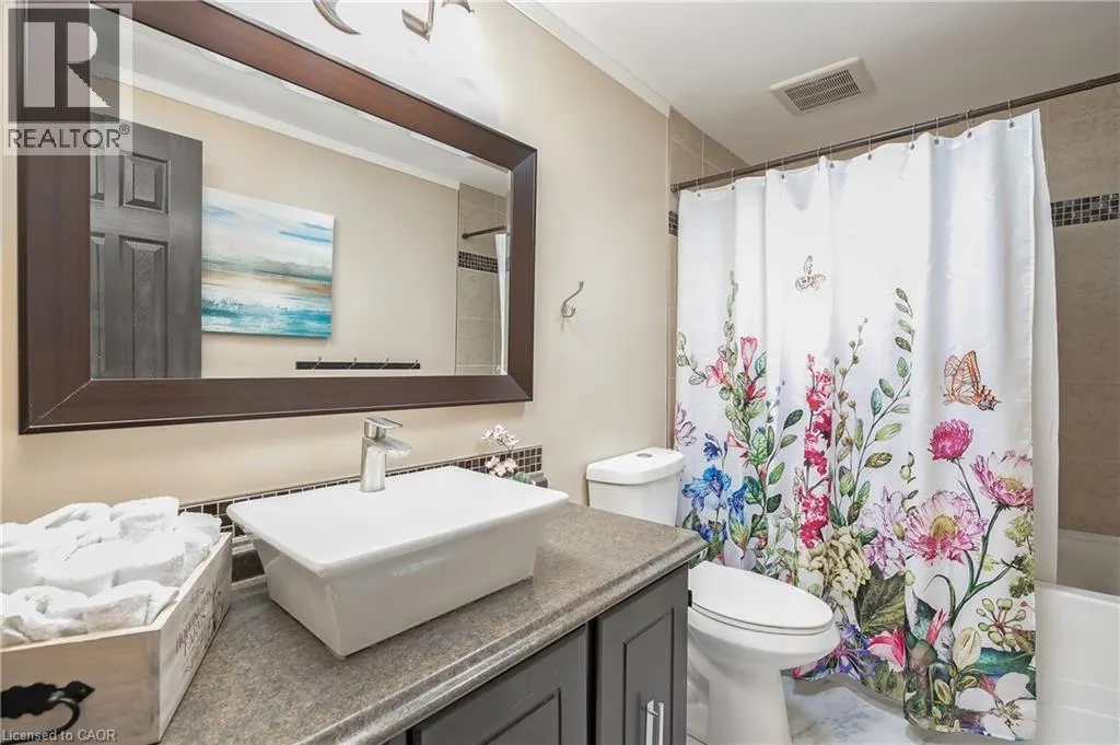 2407 HEMLOCK Court