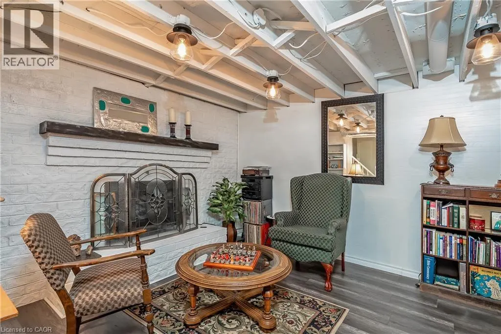 2407 HEMLOCK Court