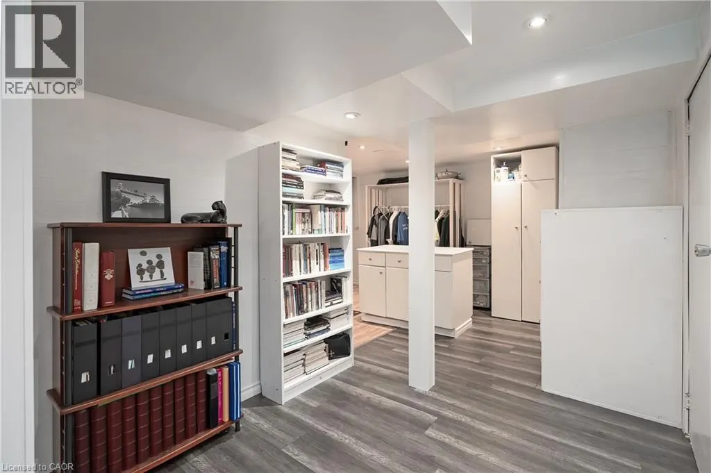 2407 HEMLOCK Court
