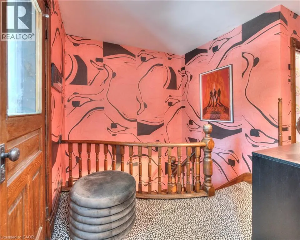 26 ARTHUR Street N