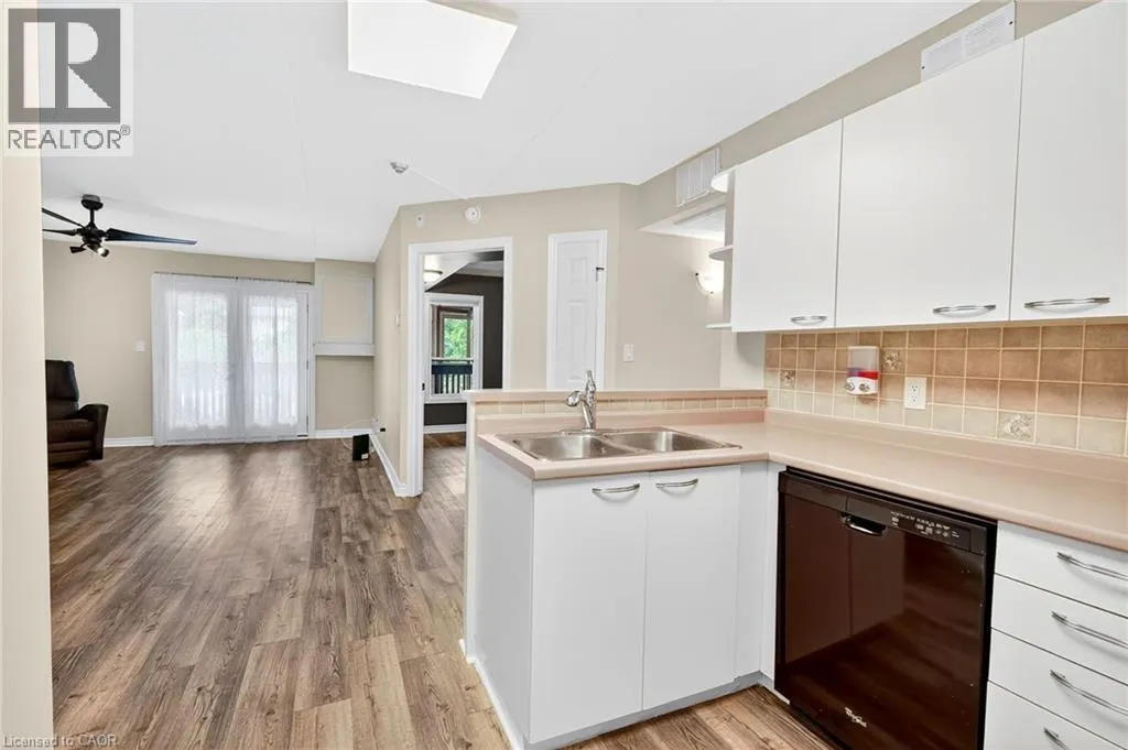 2020 CLEAVER Avenue Unit# 206, #206