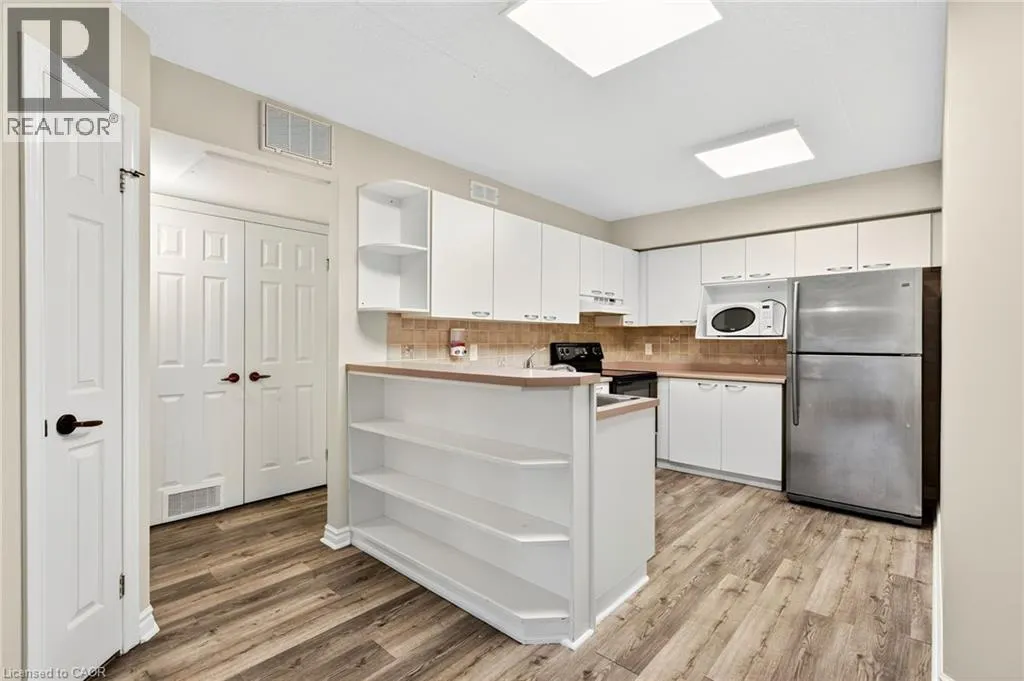 2020 CLEAVER Avenue Unit# 206, #206