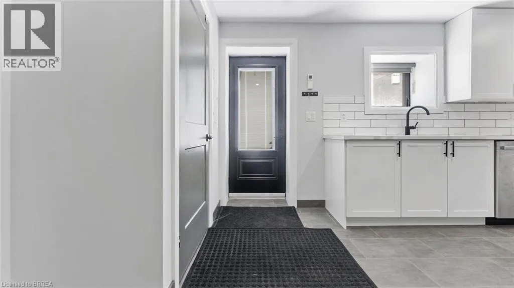 130 ELGIN Street Unit# 1, #1