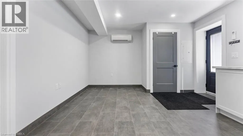 130 ELGIN Street Unit# 1, #1
