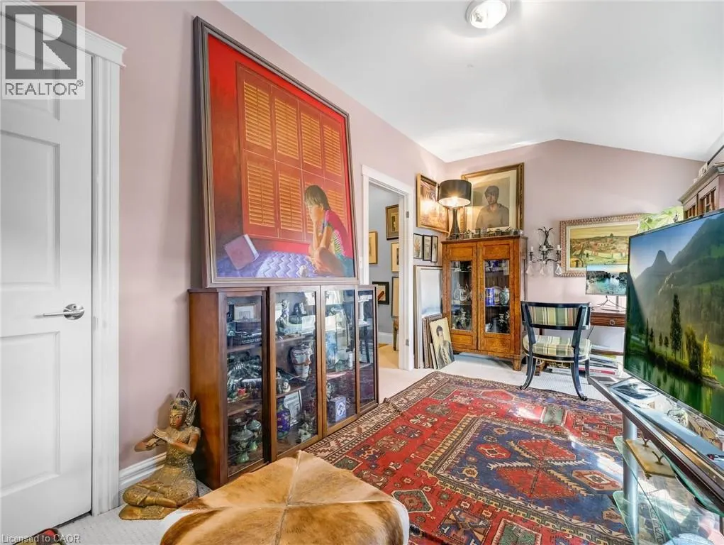 80 FERRIE Street W