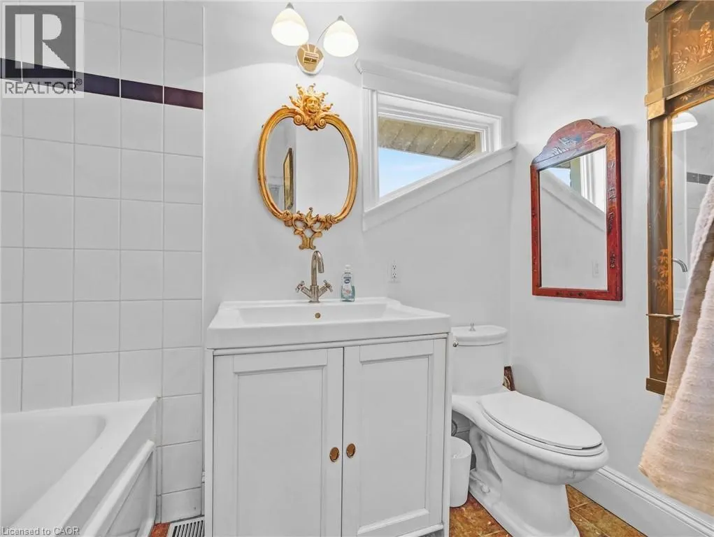80 FERRIE Street W