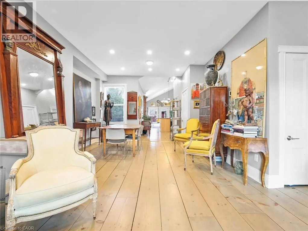 80 FERRIE Street W