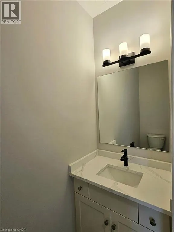 11 ANNE Street W