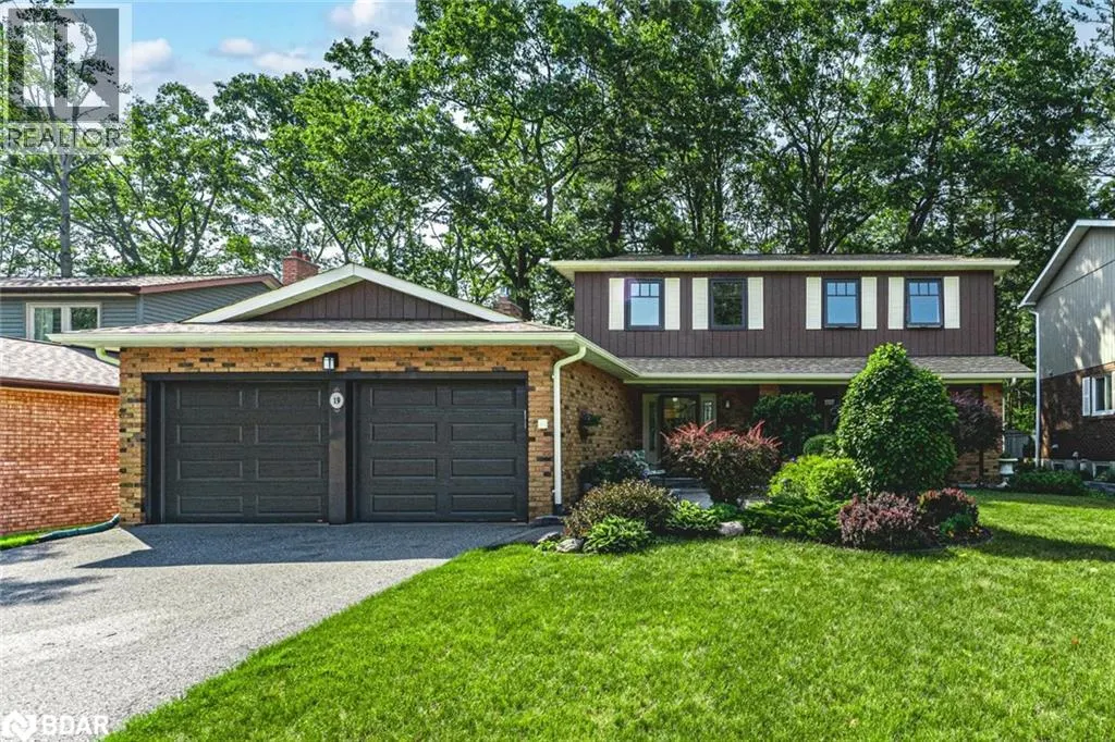 19 OAKRIDGE Drive