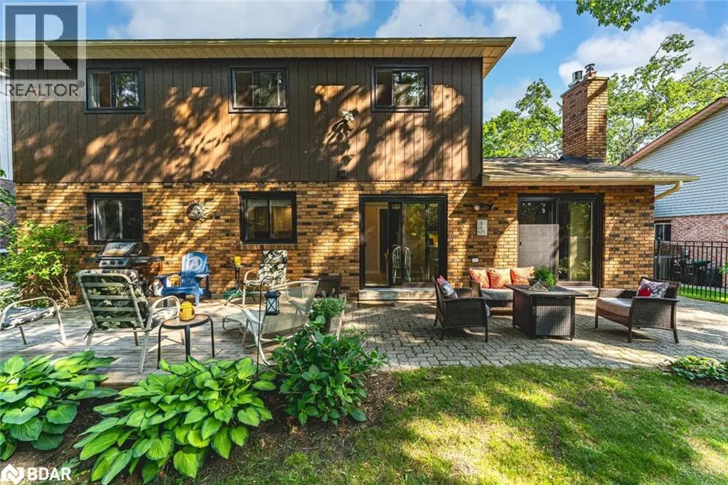 19 OAKRIDGE Drive