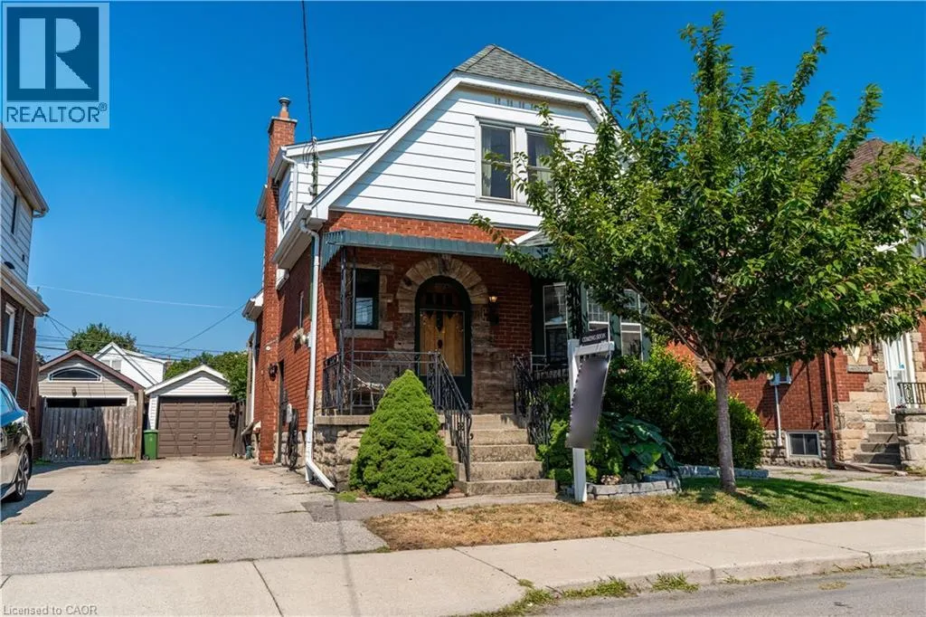 26 WEIR Street S