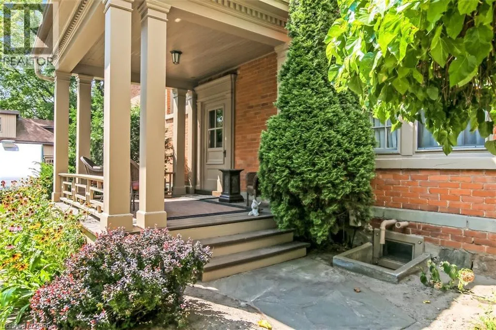 138 ST. JAMES Street S