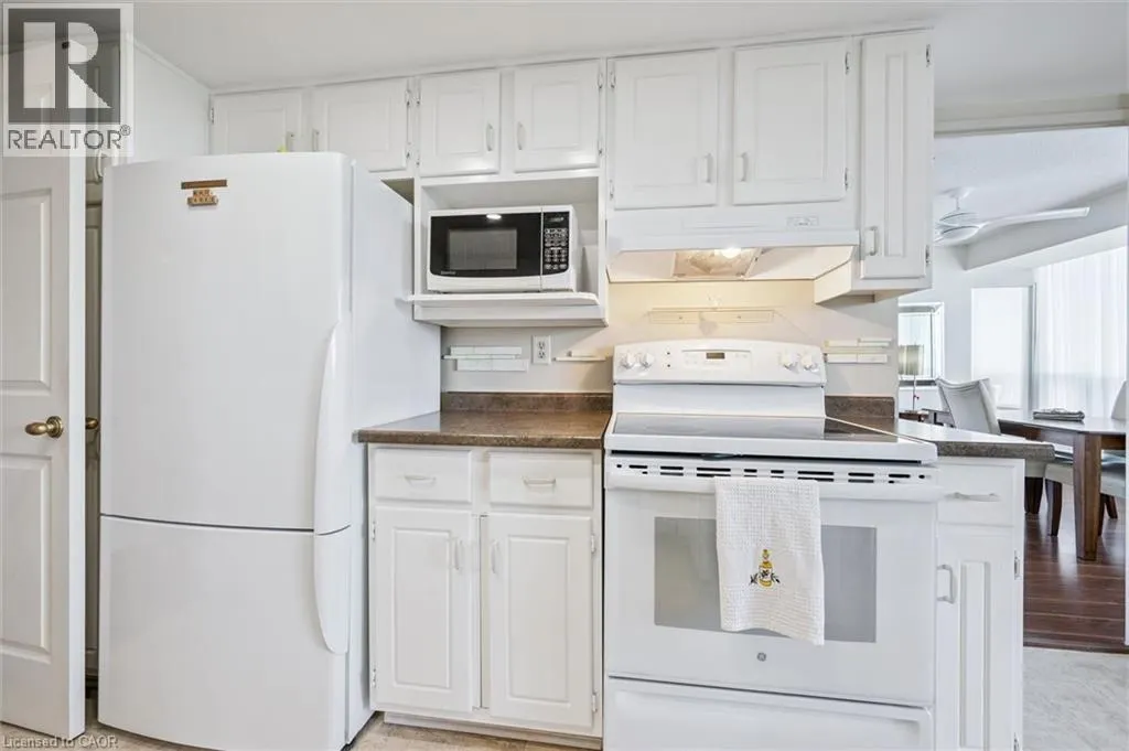 6 WILLOW Street Unit# 702, #702