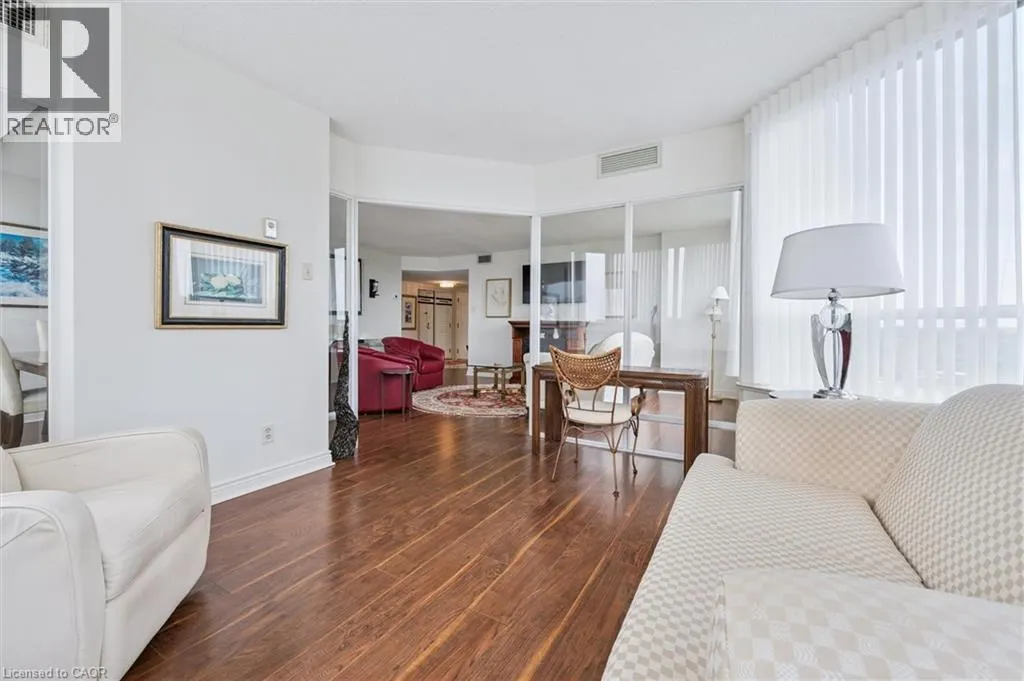 6 WILLOW Street Unit# 702, #702