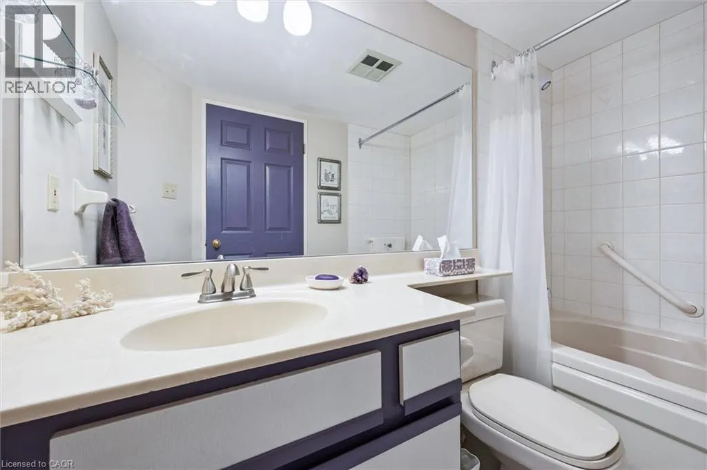 6 WILLOW Street Unit# 702, #702