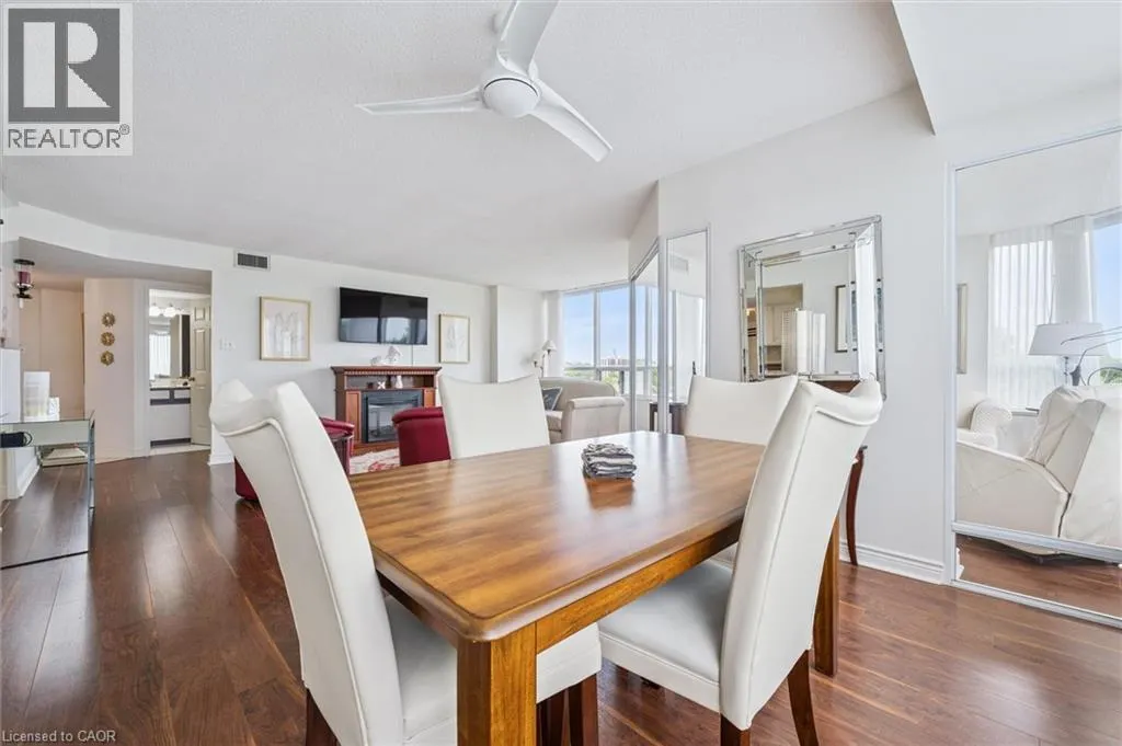 6 WILLOW Street Unit# 702, #702