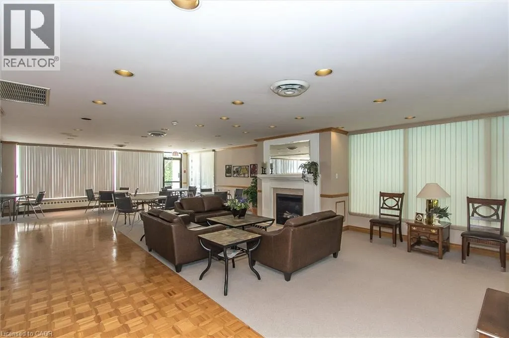 6 WILLOW Street Unit# 702, #702