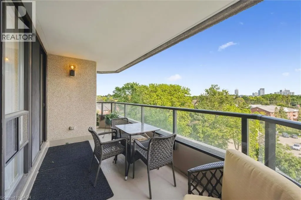 6 WILLOW Street Unit# 702, #702