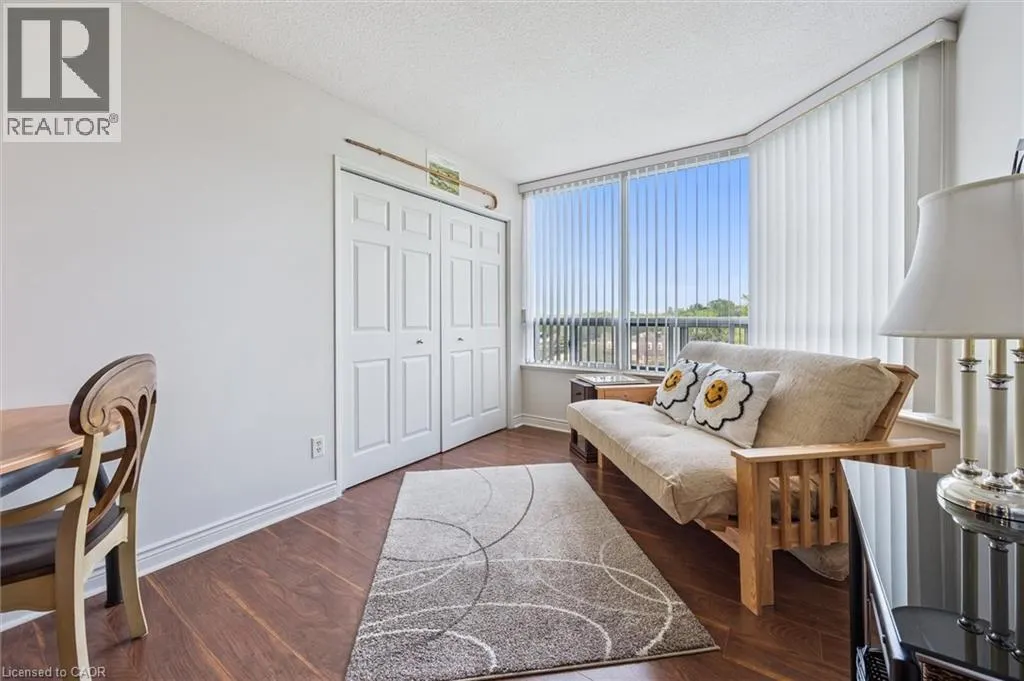6 WILLOW Street Unit# 702, #702