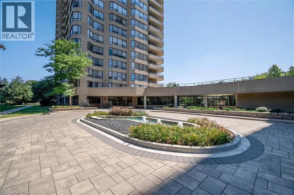 6 WILLOW Street Unit# 702, #702