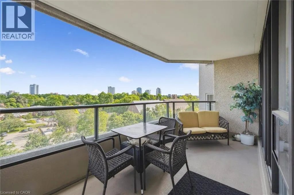 6 WILLOW Street Unit# 702, #702