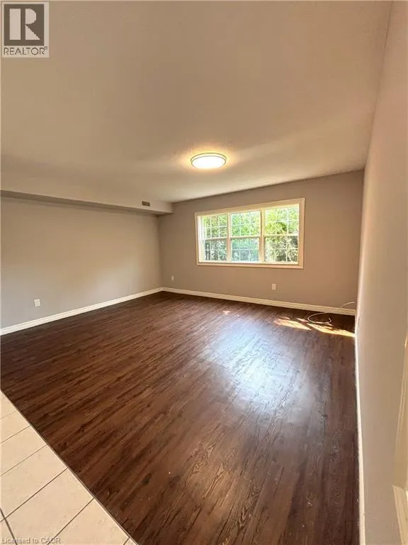 81 DUNDAS Street Unit# 2, #2