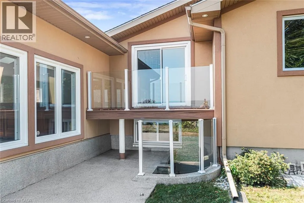38 LAKESIDE Drive