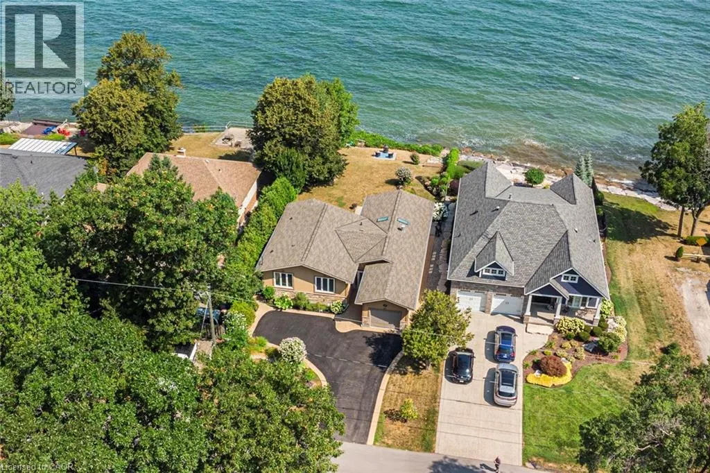38 LAKESIDE Drive