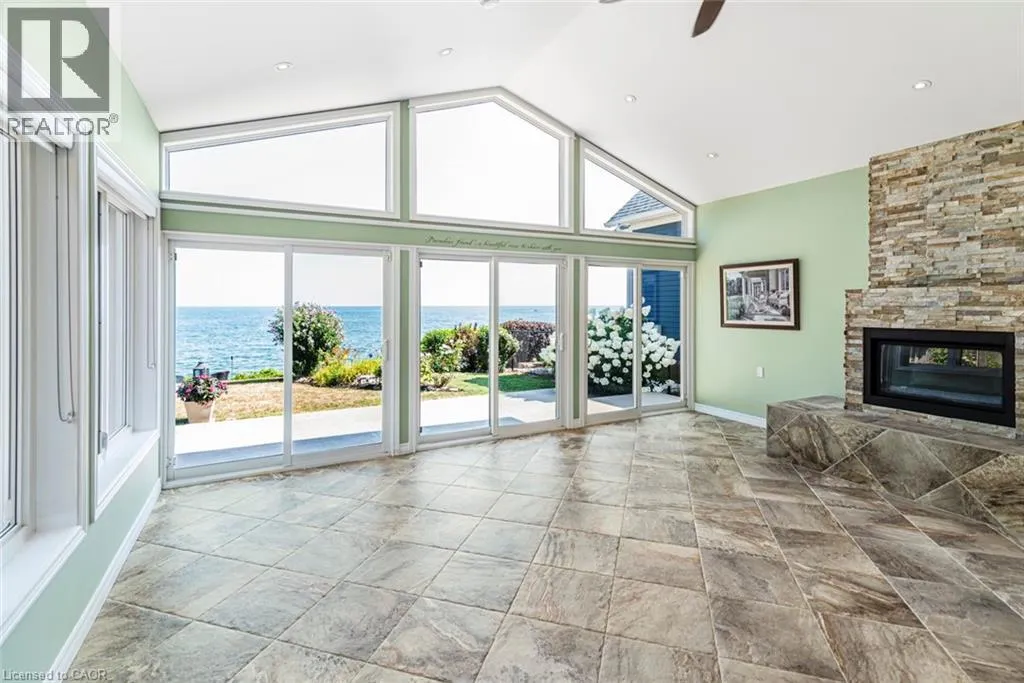 38 LAKESIDE Drive
