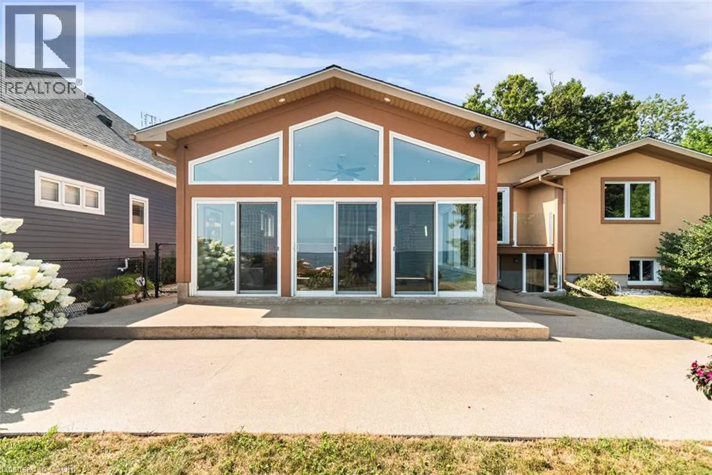 38 LAKESIDE Drive