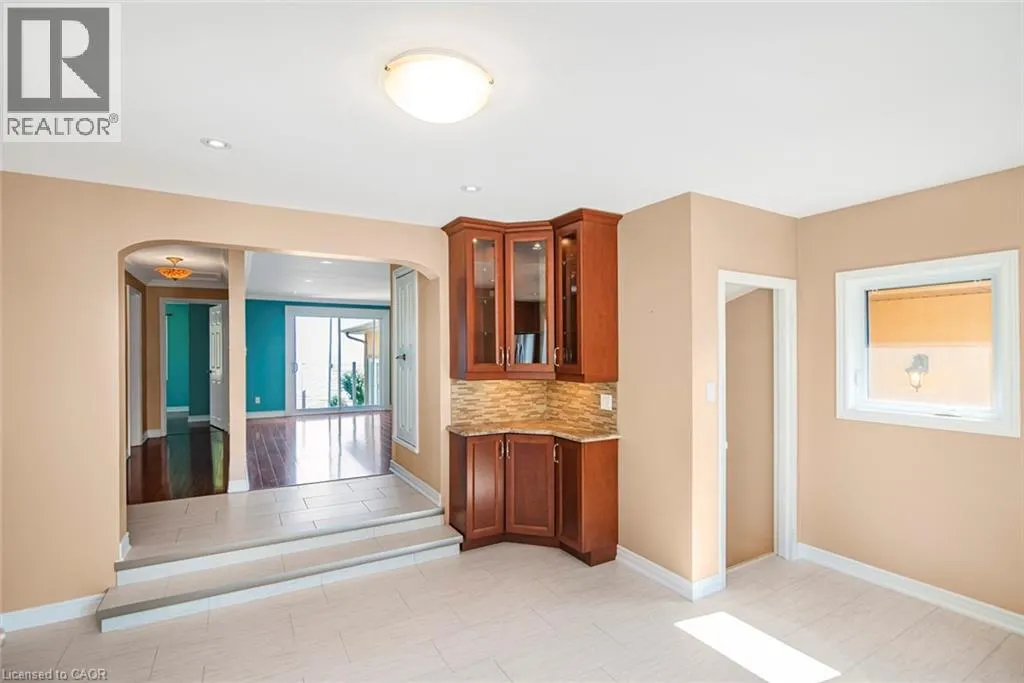 38 LAKESIDE Drive