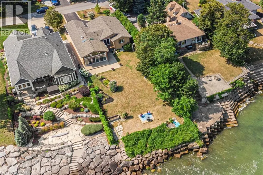38 LAKESIDE Drive