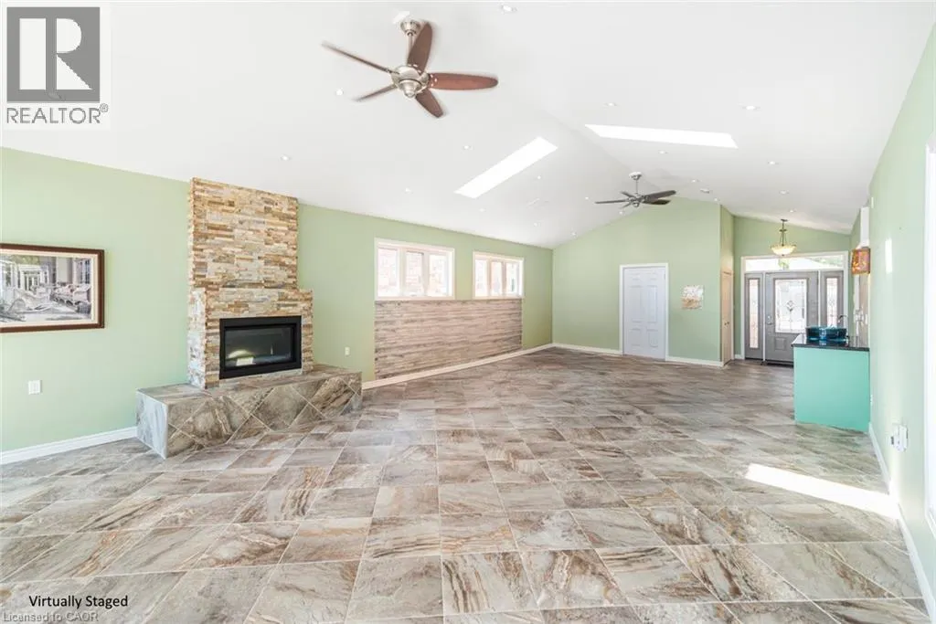 38 LAKESIDE Drive