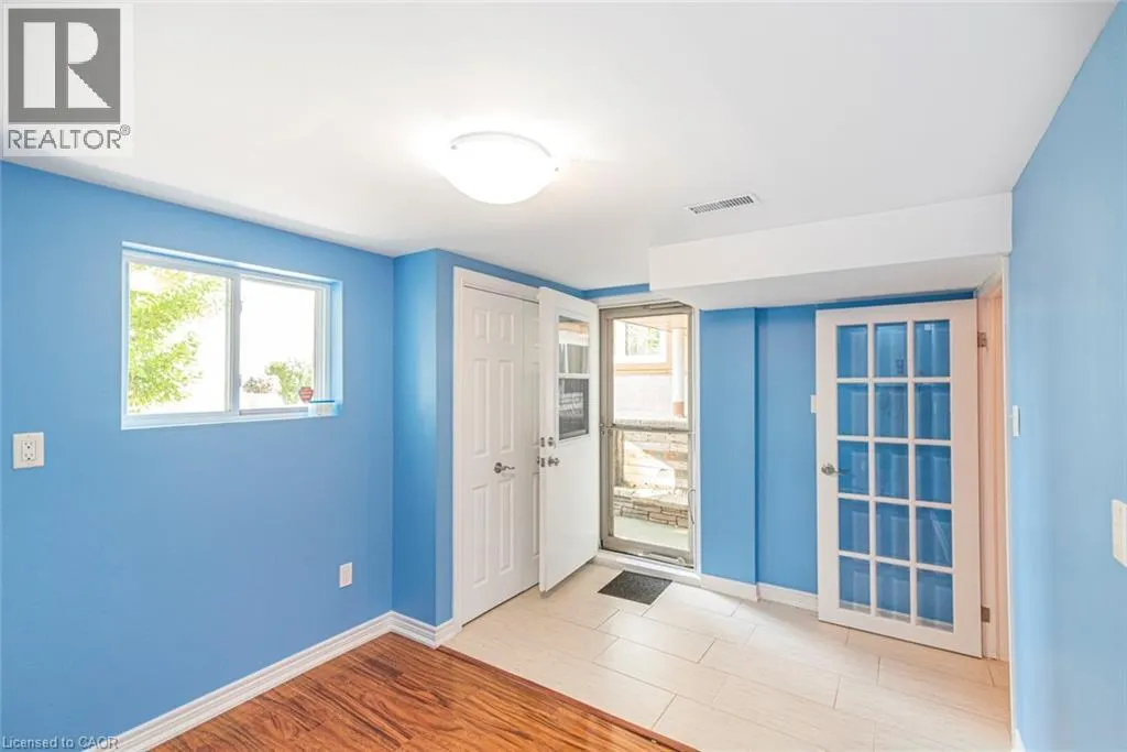 38 LAKESIDE Drive