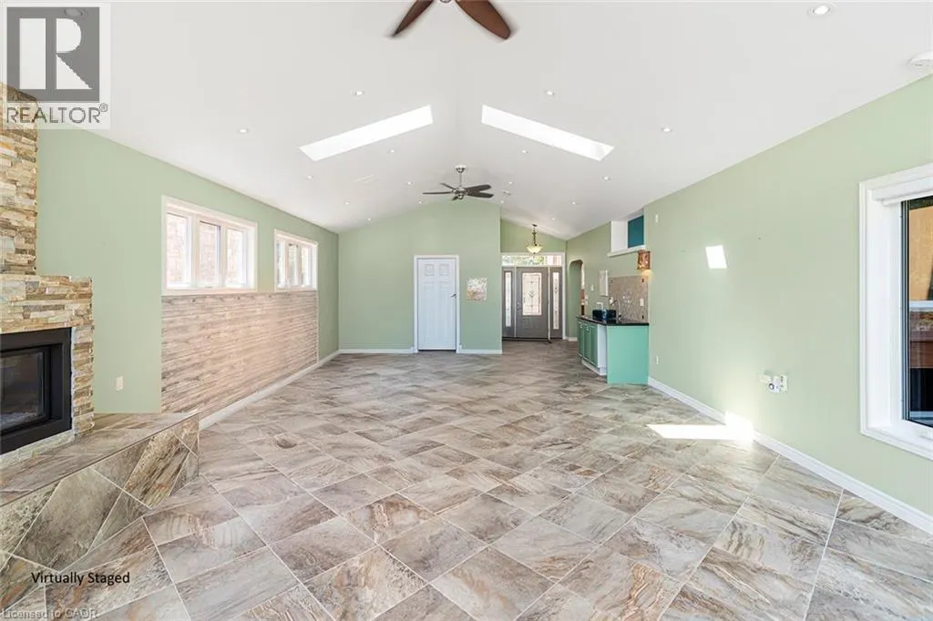 38 LAKESIDE Drive