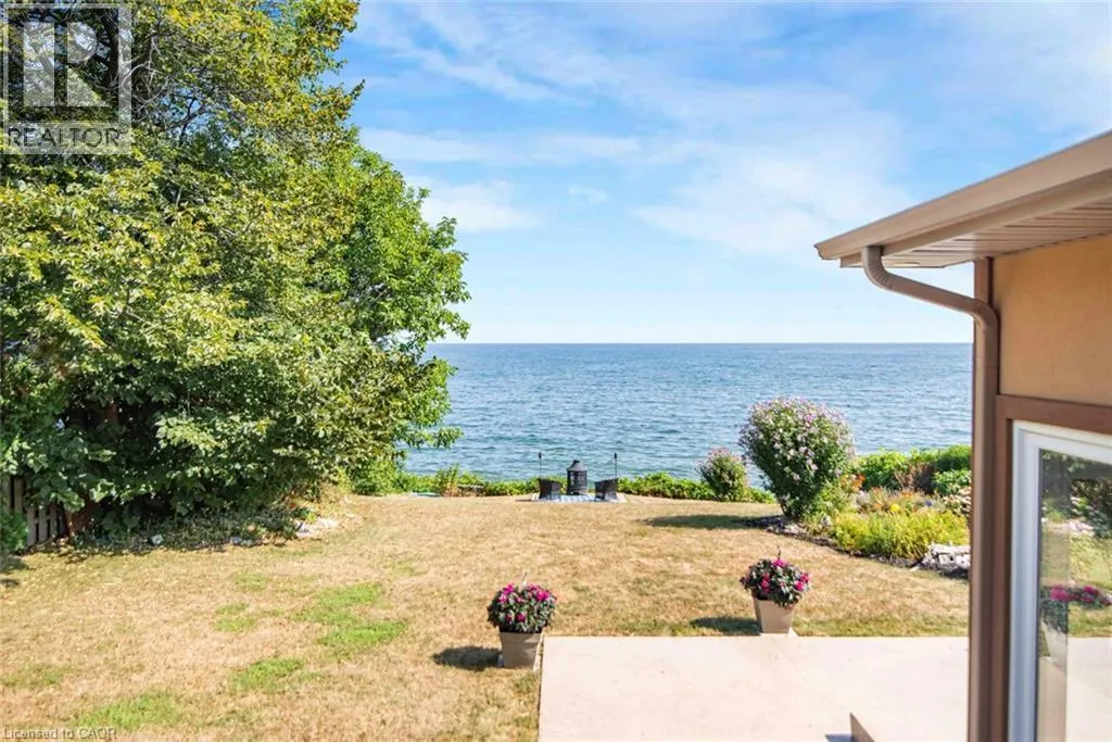 38 LAKESIDE Drive