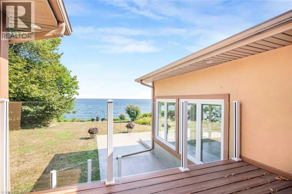 38 LAKESIDE Drive