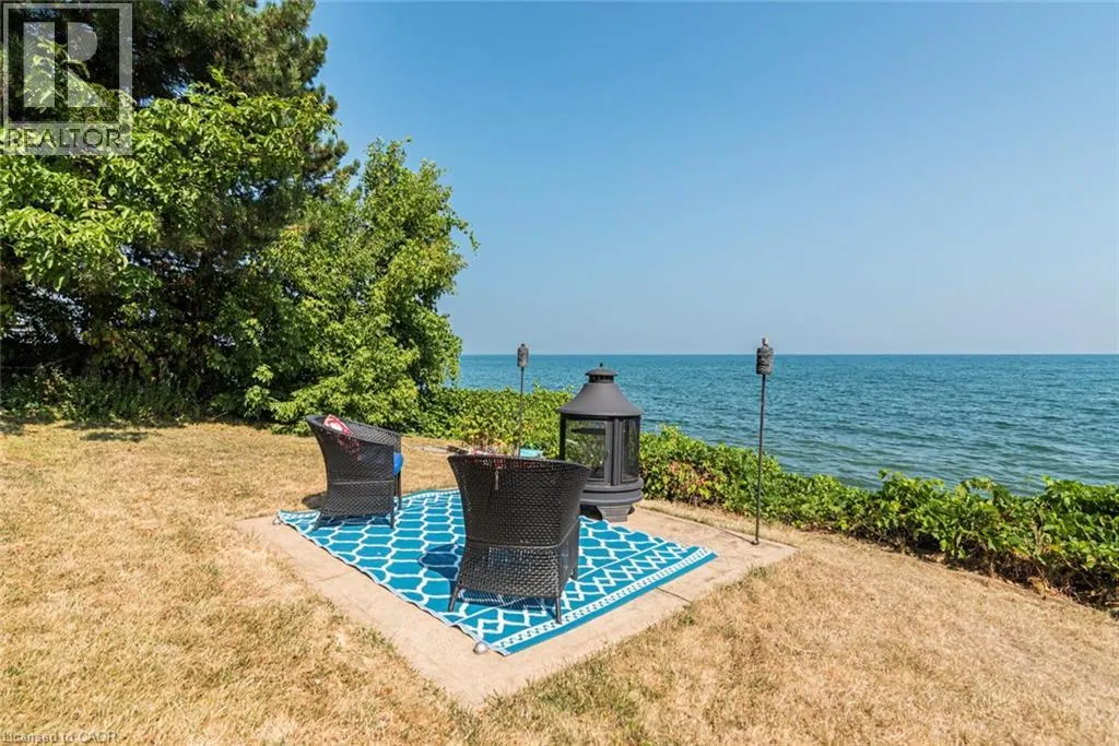 38 LAKESIDE Drive