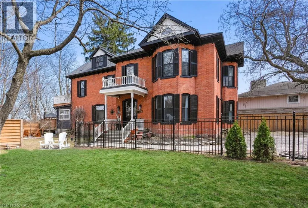 123 MAIN Street W