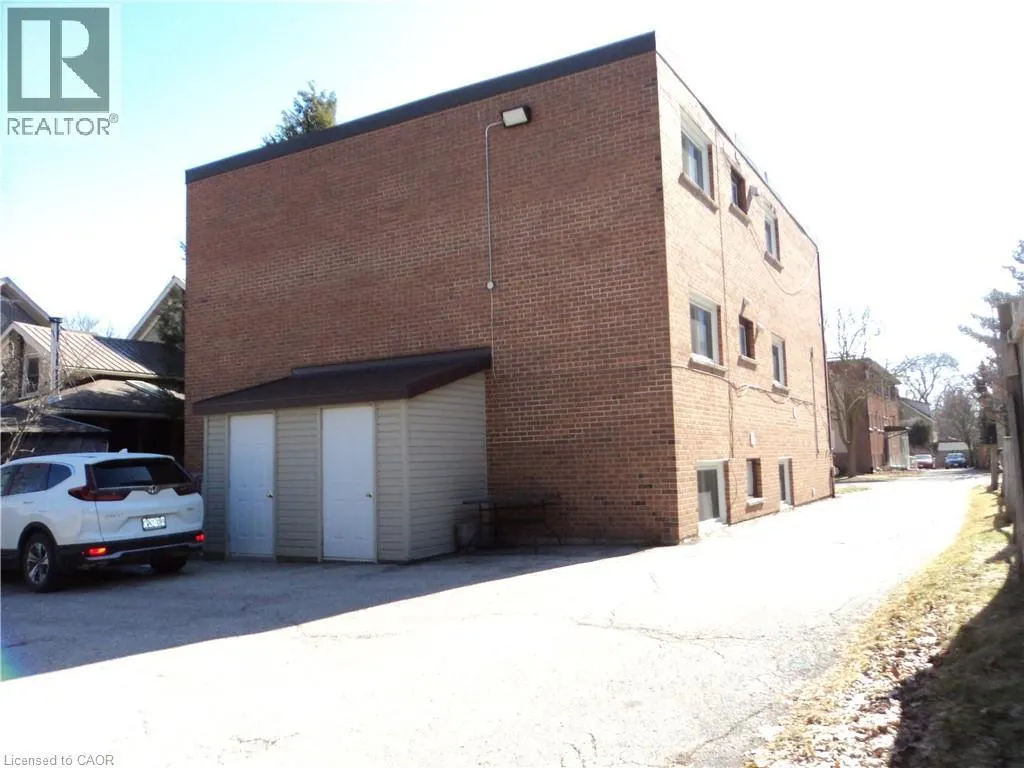 44 MEMORIAL Avenue