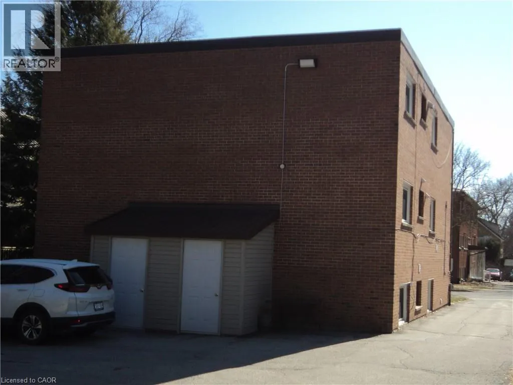 44 MEMORIAL Avenue