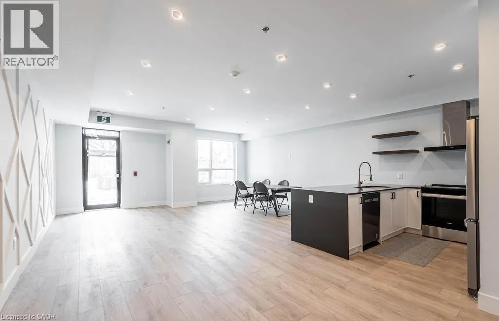 120 SPRINGVALLEY Crescent Unit# 102, #102