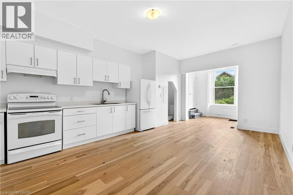 70A AINSLIE Street S