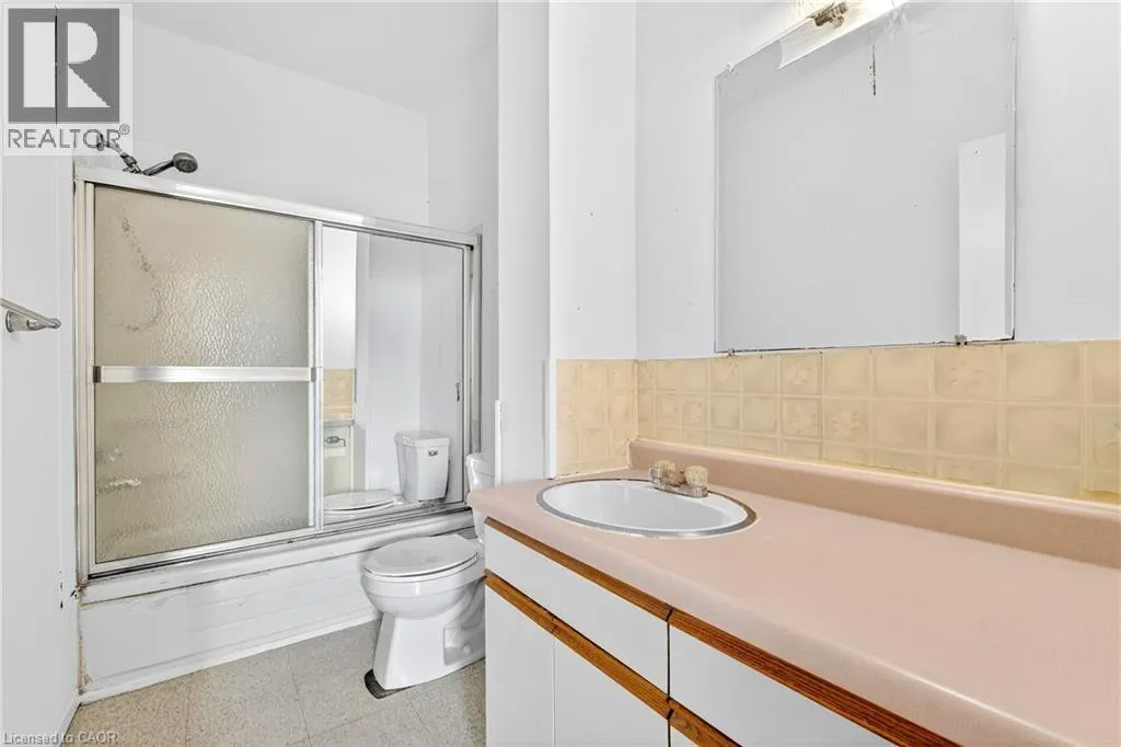 70A AINSLIE Street S