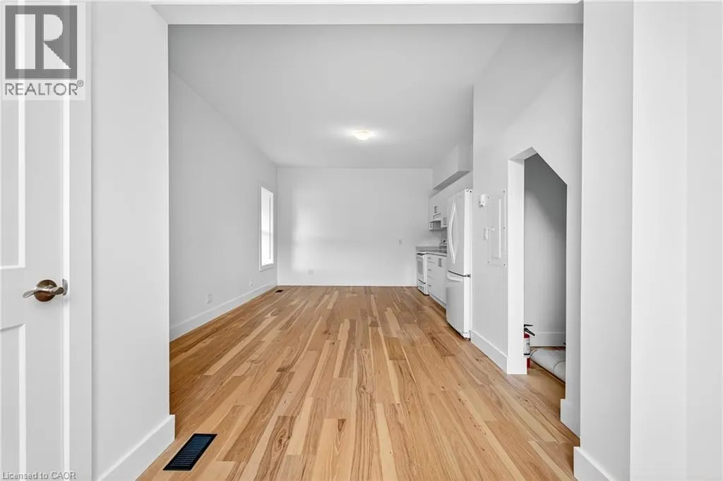 70A AINSLIE Street S