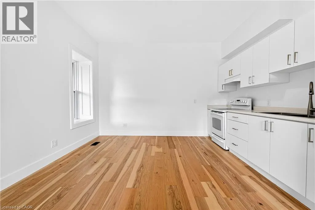 70A AINSLIE Street S