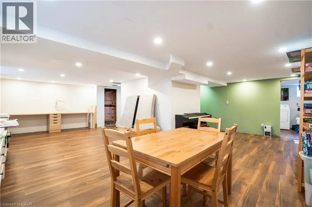 12 WALPOLE Drive
