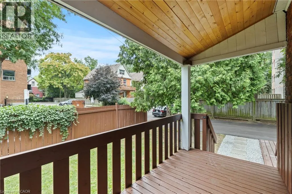 32 WEBBER Avenue