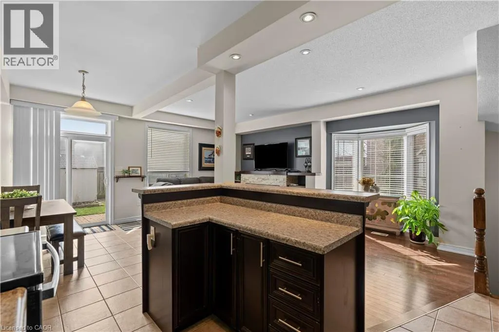 27 MARINA POINT Crescent
