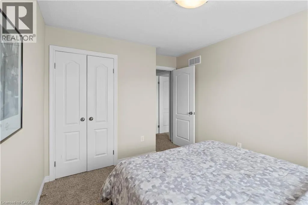 27 MARINA POINT Crescent